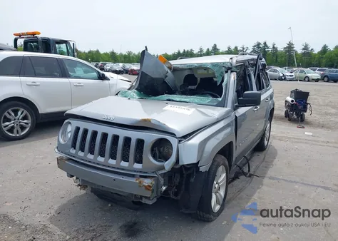 2016 Jeep Patriot Latitude z USA, uszkodzony, nr VIN 1C4NJPFA5GD620020